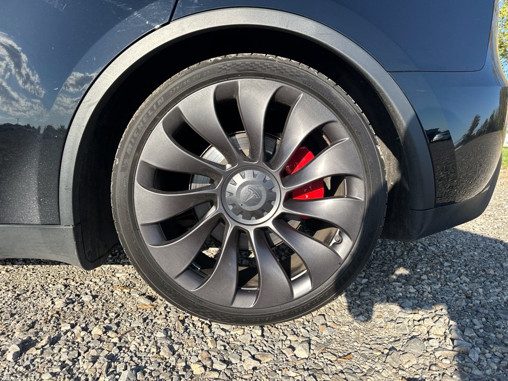 Used 2023 Tesla Model Y Performance AWD/4WD image 5