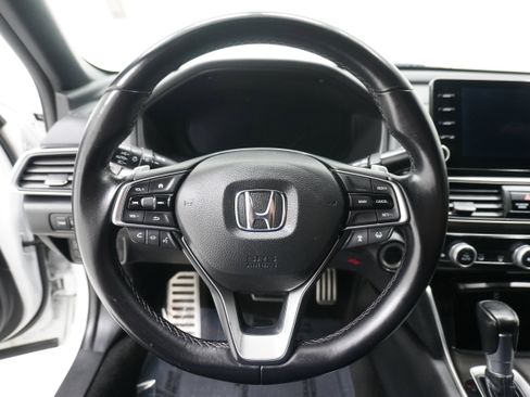 Used 2018 Honda Accord Sport image 15