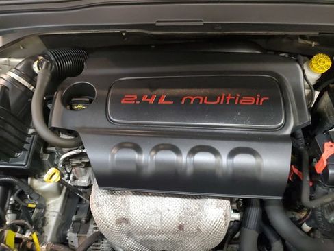 Used 2016 Jeep Renegade Latitude AWD/4WD image 24
