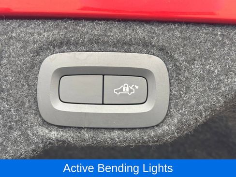 Used 2019 Volvo S60 T5 Momentum w/ Multimedia Package image 16