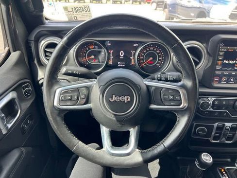 Used 2020 Jeep Wrangler Unlimited Sahara image 14