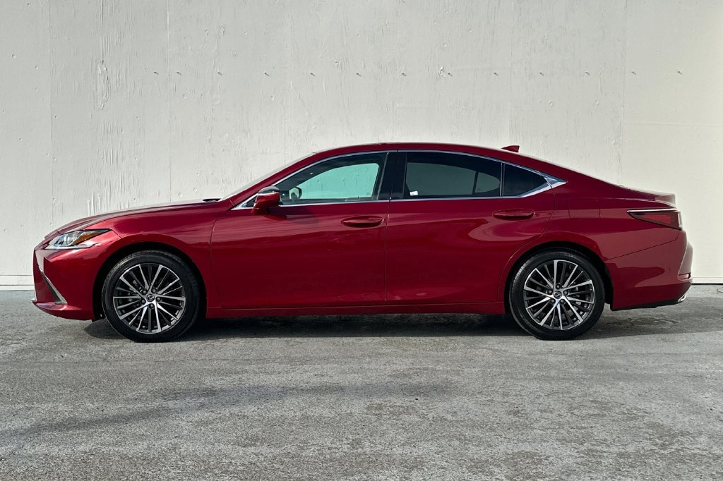 Used 2024 Lexus ES 350 w/ Premium Package FWD image 6