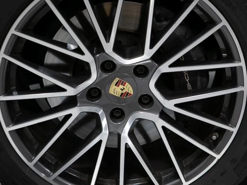 Certified 2023 Porsche Cayenne image 11