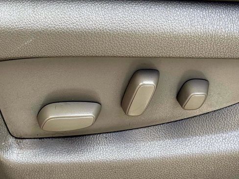 Used 2017 Chevrolet Tahoe LT w/ Luxury Package AWD/4WD image 19