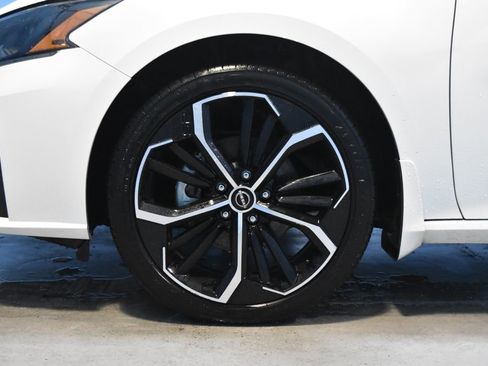 Certified 2025 Nissan Altima 2.5 SR image 22