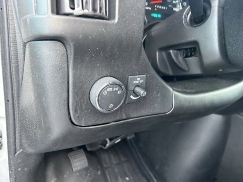 Used 2024 Chevrolet Express 2500 w/ Driver Convenience Package image 19