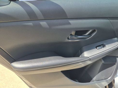 Used 2025 Nissan Sentra SV FWD image 27