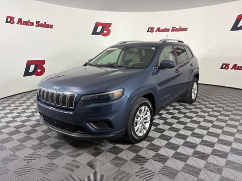 Used 2020 Jeep Cherokee Latitude w/ Advanced Safety Group FWD image 2