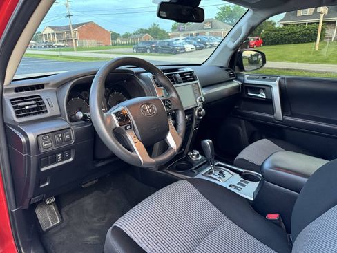 Used 2022 Toyota 4Runner SR5 AWD/4WD image 12