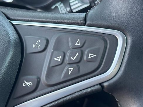 Used 2023 Chevrolet Equinox LT image 18