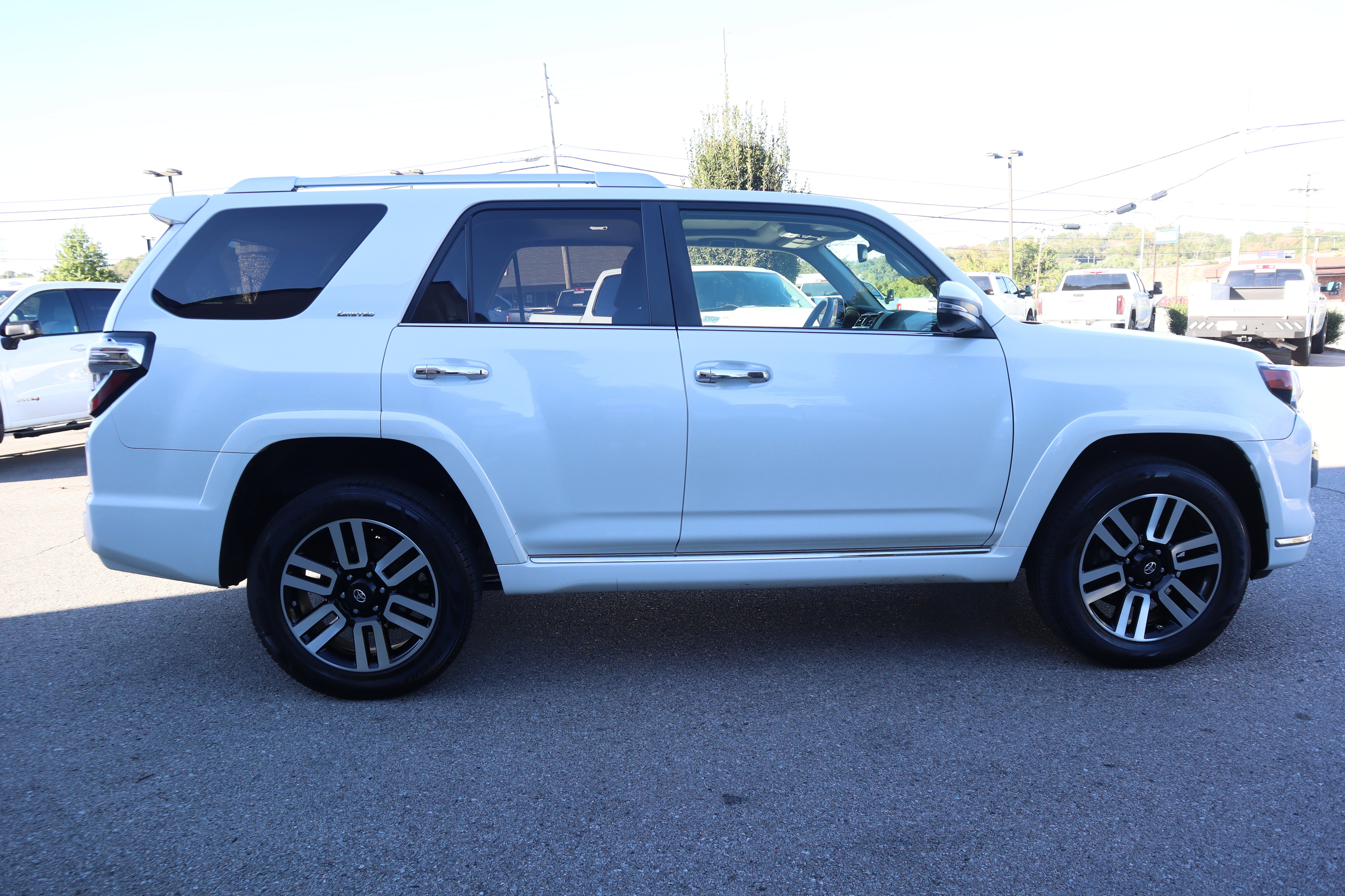 Used 2021 Toyota 4Runner Limited AWD/4WD image 5