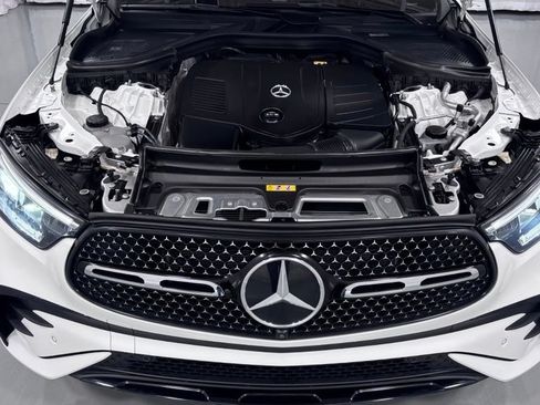 Used 2023 Mercedes-Benz GLC 300 4MATIC image 29