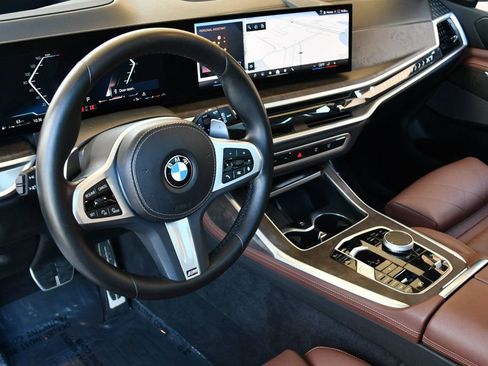 Used 2024 BMW X7 xDrive40i w/ M Sport Package AWD/4WD image 12