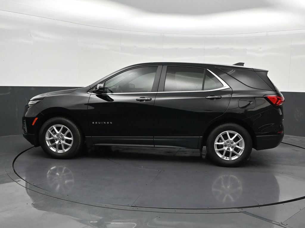 Used 2024 Chevrolet Equinox LT FWD image 2