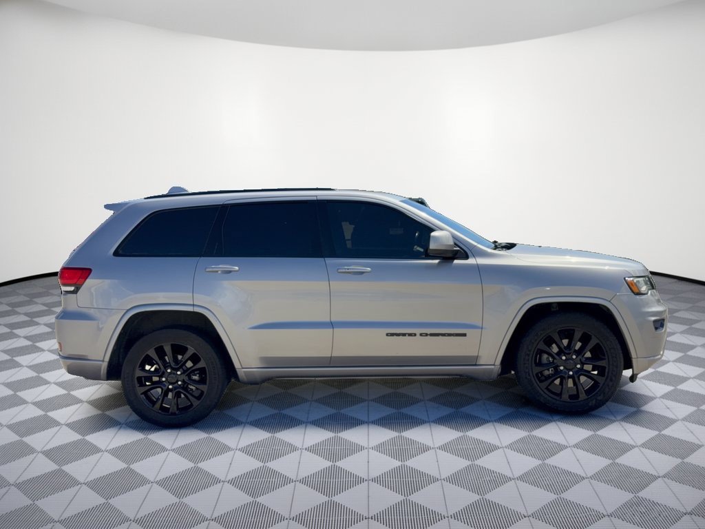 Used 2021 Jeep Grand Cherokee Laredo X RWD image 8