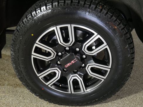 Certified 2022 GMC Sierra 3500 AT4 w/ AT4 Premium Plus Package AWD/4WD image 15