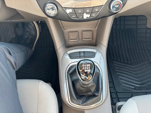 Used 2018 Chevrolet Cruze LT FWD image 17
