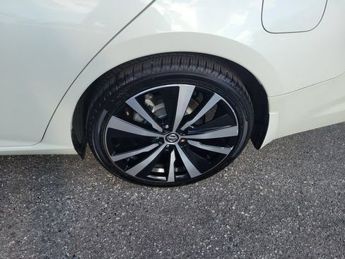 Used 2022 Nissan Altima 2.5 SR FWD image 6