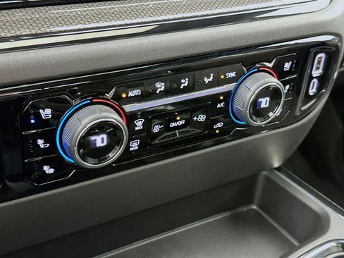 Used 2023 Chevrolet Silverado 1500 ZR2 w/ Technology Package image 17