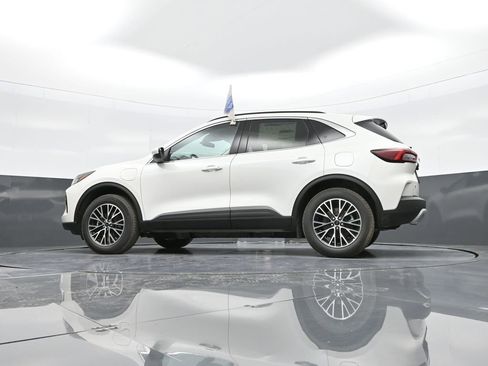 New 2025 Ford Escape SE image 39