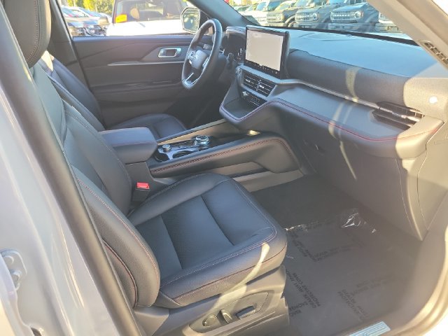 Used 2026 Ford Explorer ST-Line w/ ST-Line Street Pack RWD image 16