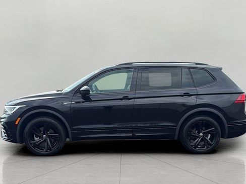 Used 2024 Volkswagen Tiguan SE R-Line AWD/4WD image 3