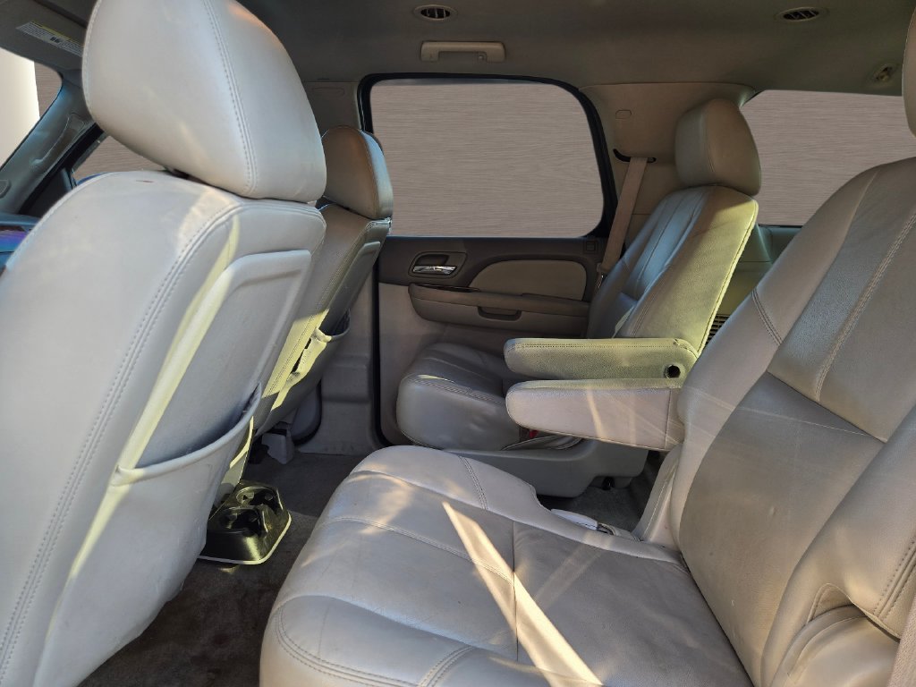 Used 2013 Chevrolet Tahoe LT w/ Luxury Package RWD image 12