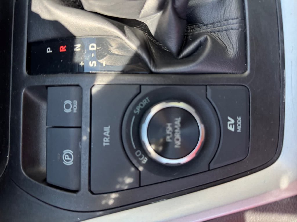 Used 2021 Toyota RAV4 XLE w/ Convenience Package AWD/4WD image 33
