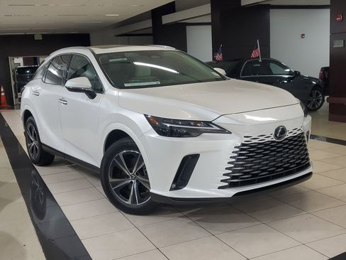 Used 2024 Lexus RX 350h image 2