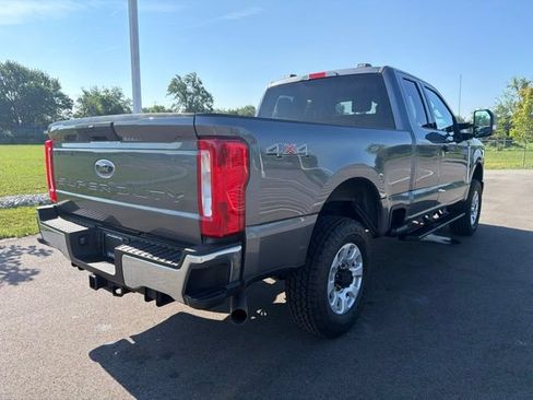 Used 2023 Ford F250 XLT w/ Snow Plow/Camper Package AWD/4WD image 9