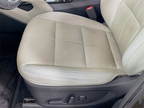 Used 2023 Kia Telluride EX w/ EX Captain's Chair Package image 21