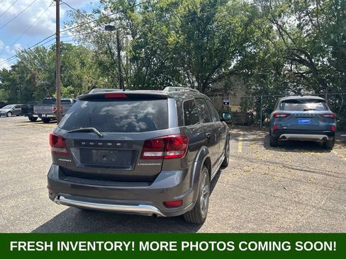 Used 2017 Dodge Journey Crossroad FWD image 3