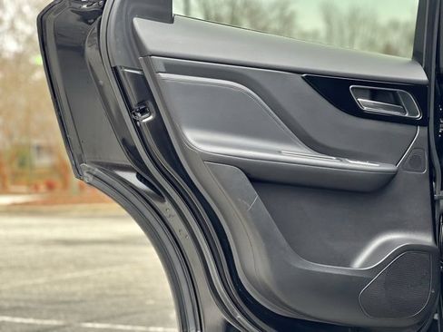 Used 2020 Jaguar F-PACE Premium image 15