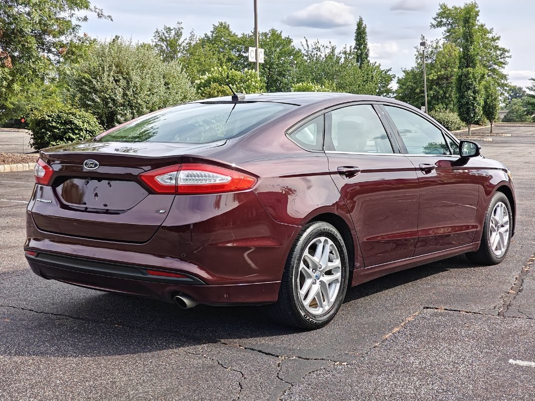 Used 2013 Ford Fusion SE FWD image 12