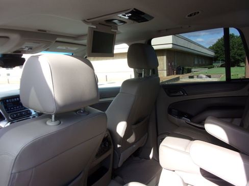 Used 2017 Chevrolet Tahoe LT image 6