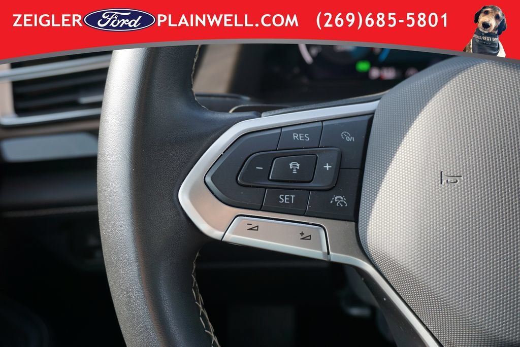 Used 2025 Volkswagen Atlas SE FWD image 25