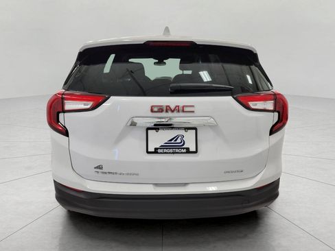Used 2024 GMC Terrain SLE image 25