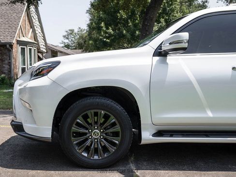 Used 2023 Lexus GX 460 Luxury w/ Sport Design Package AWD/4WD image 4