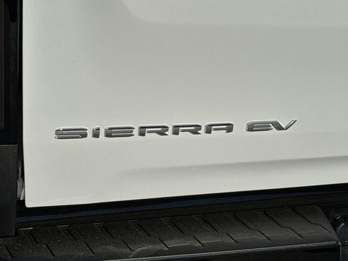 Used 2026 GMC Sierra EV Elevation image 10