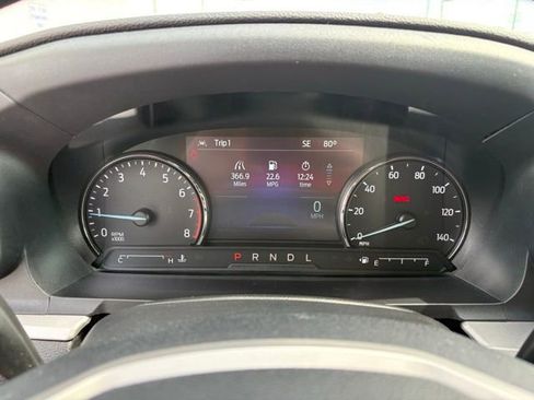 Used 2022 Ford Explorer XLT AWD/4WD image 16