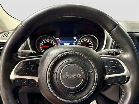 Used 2018 Jeep Compass Latitude w/ Popular Equipment Group image 13