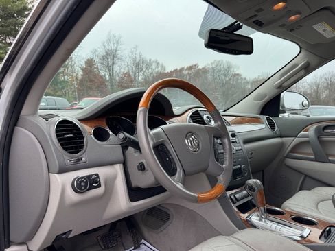 Used 2011 Buick Enclave CXL image 14