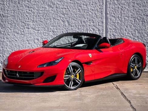 Used 2019 Ferrari Portofino image 1