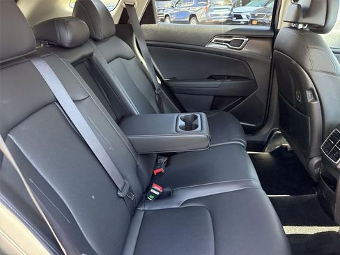 Used 2025 Kia Sportage EX image 24