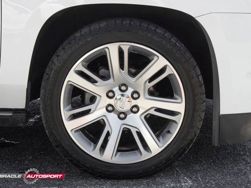 Used 2018 Cadillac Escalade ESV Premium Luxury image 10