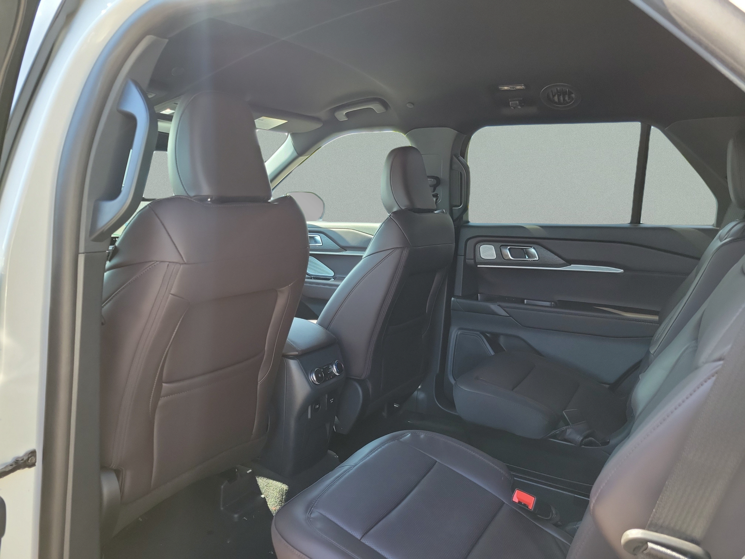New 2026 Ford Explorer Platinum RWD image 8