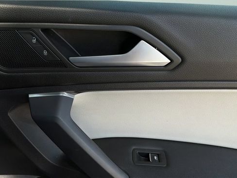 Certified 2020 Volkswagen Tiguan SE R-Line FWD image 15