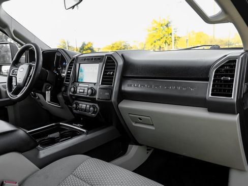 Used 2017 Ford F250 XLT w/ XLT Value Package image 18