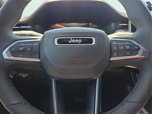 Used 2025 Jeep Compass Limited AWD/4WD image 16