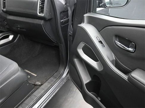 Used 2024 Nissan Frontier SV w/ SV Convenience Package image 23